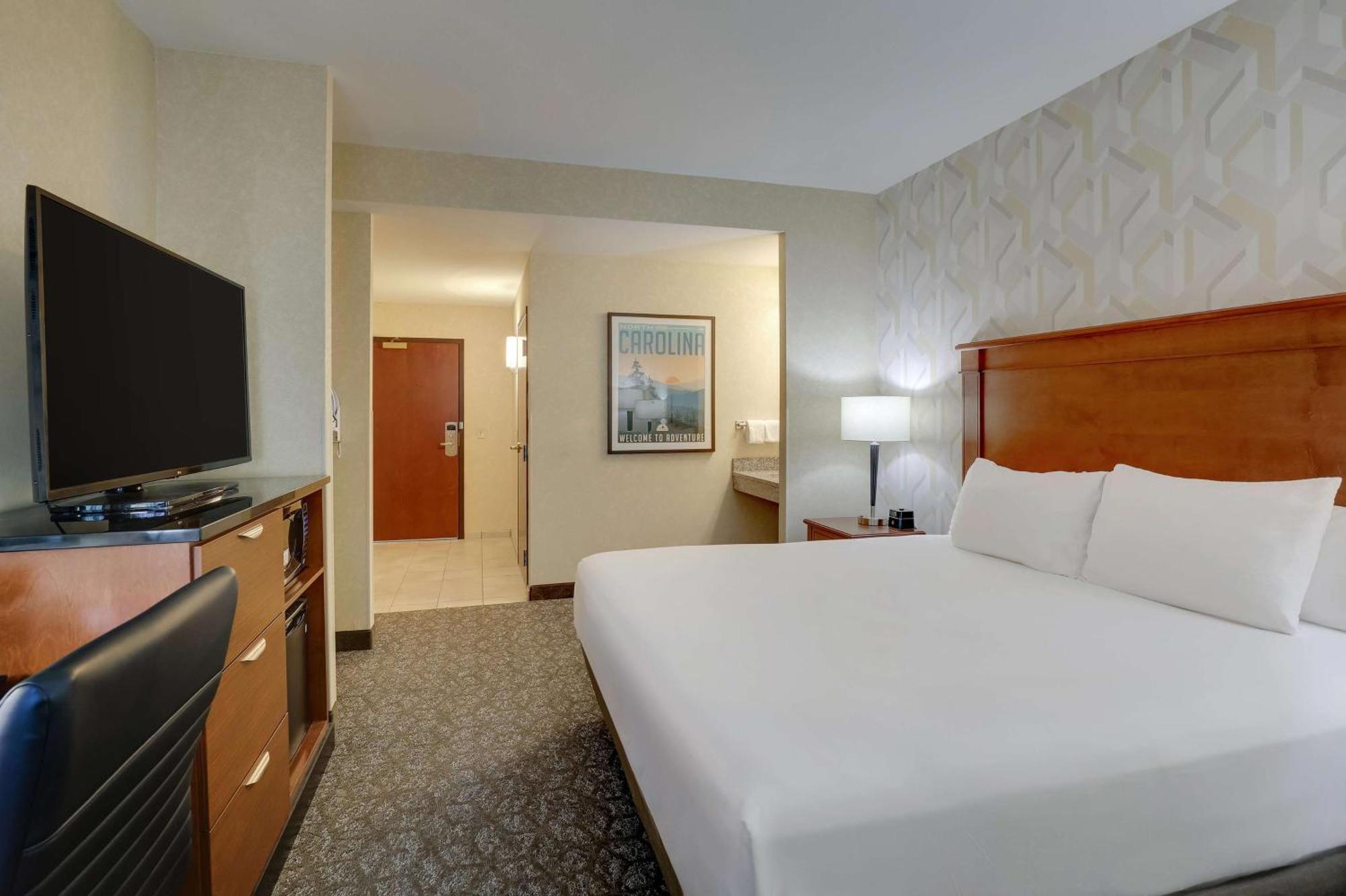 Drury Inn & Suites Charlotte University Place Dış mekan fotoğraf