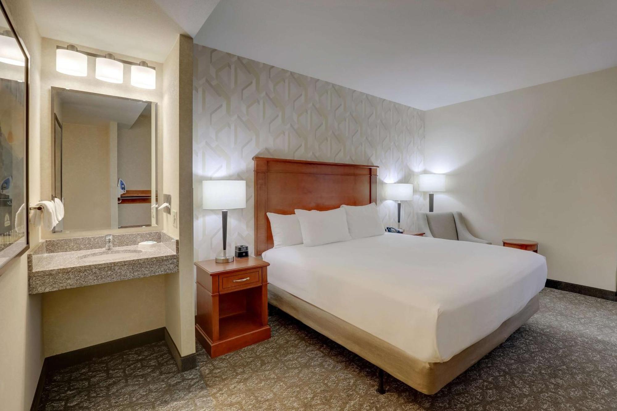 Drury Inn & Suites Charlotte University Place Dış mekan fotoğraf