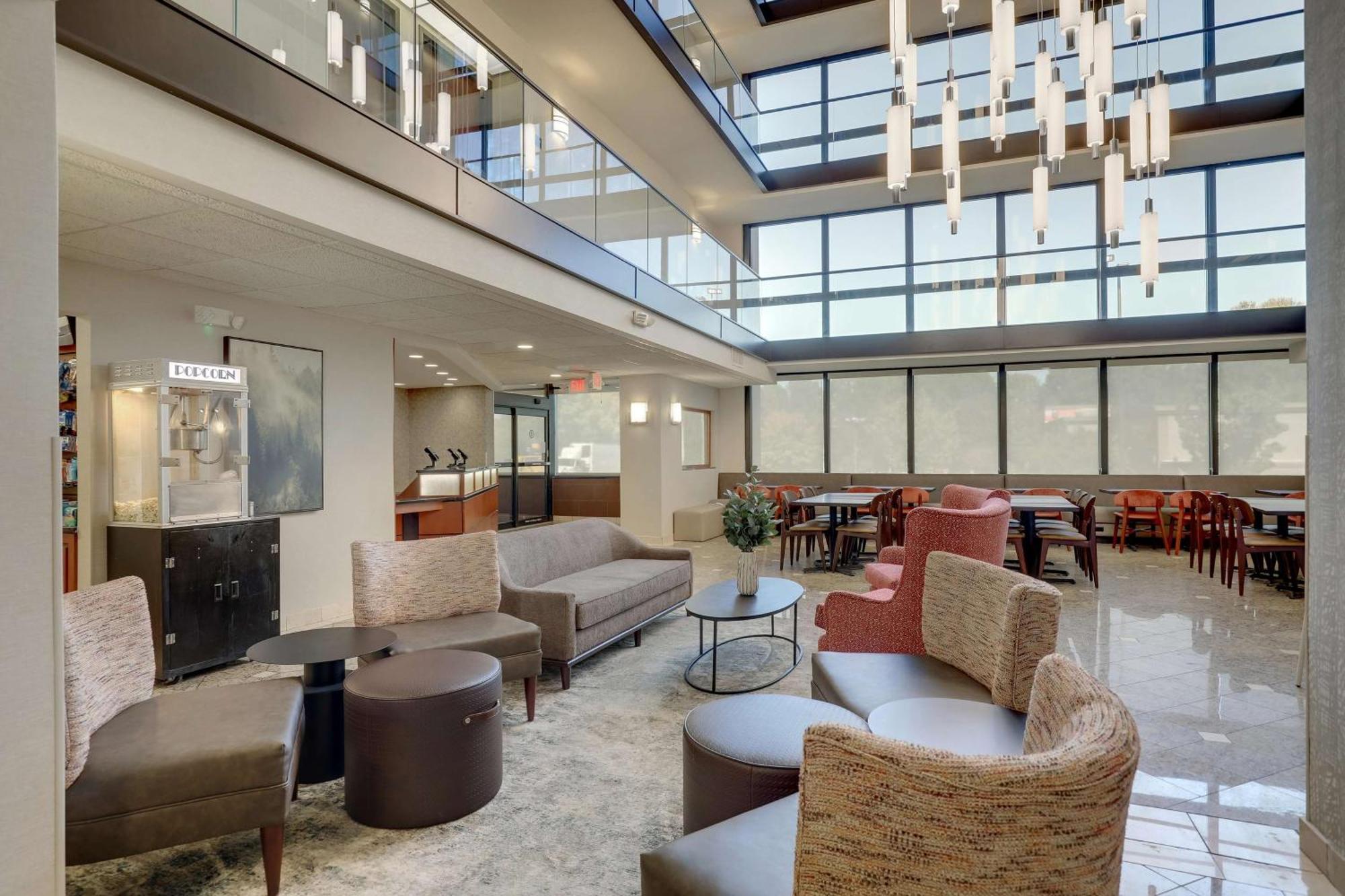 Drury Inn & Suites Charlotte University Place Dış mekan fotoğraf