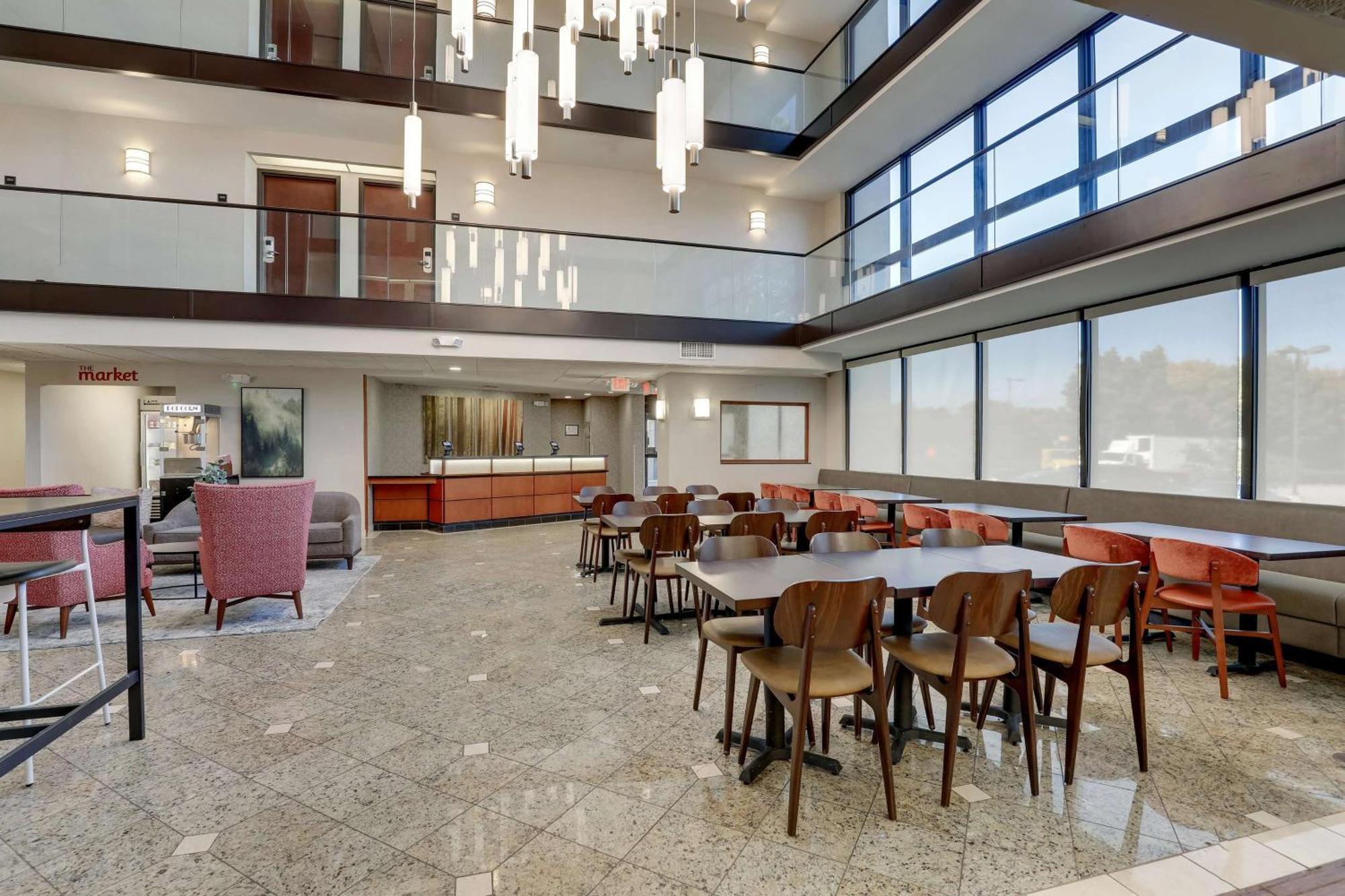 Drury Inn & Suites Charlotte University Place Dış mekan fotoğraf